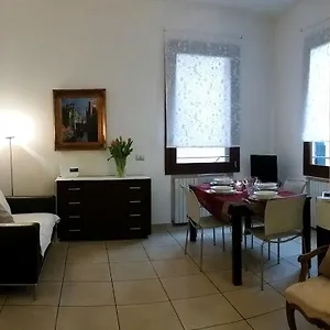 santa-croce-apartment.hotelslidodijesolo.com/