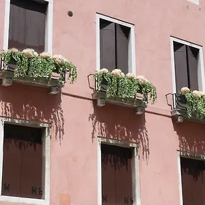 casa-delle-ortensie.hotelslidodijesolo.com/